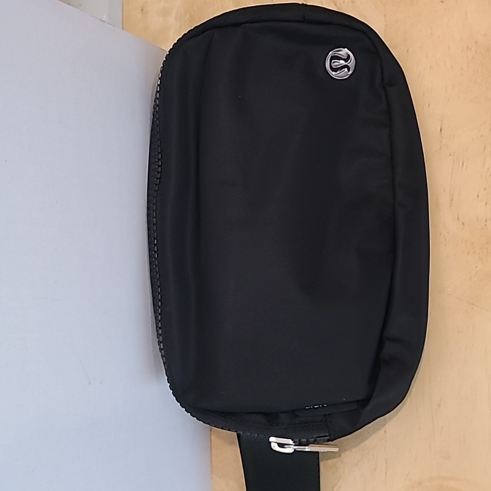 Lululemon Everywhere Belt Bag New with Tags